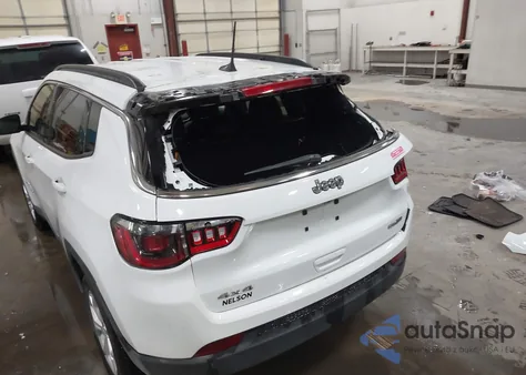 2024 Jeep Compass Latitude 4X4 из США, поврежденный, VIN 3C4NJDBN3RT113878